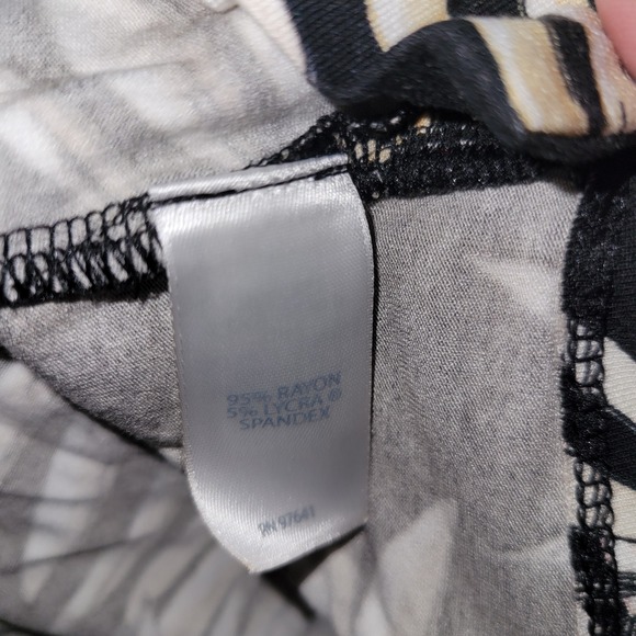 J JILL M Hawaiian Print Floral Short Sleeve Summer Beach Comfort Casual Blouse - Picture 5 of 8